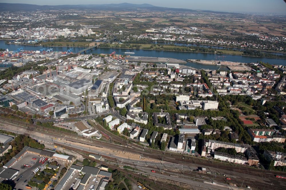 Aerial image Mainz - View of the industrial area in the Neustadt part of Mainz in the state of Rhineland-Palatinate. View of the industrial area in the North of the city. The custom harbour of Mainz on the Rhine is visible in the background. The facilities of the Schott Glas Works are located in the West of the Rhine and are surrounded by railway tracks