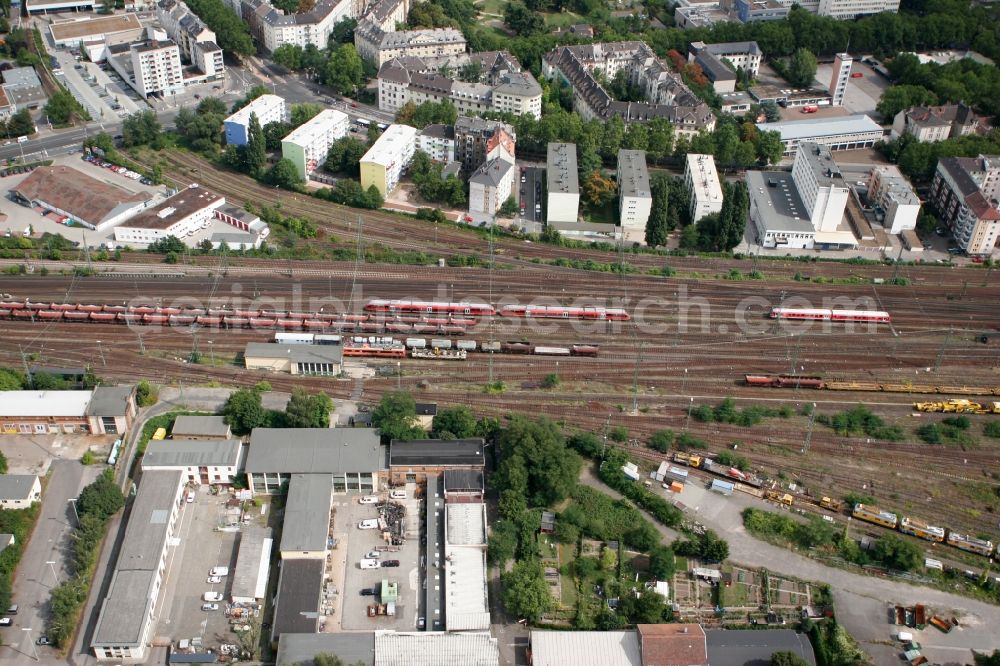 Aerial image Mainz - View of the industrial area in the Neustadt part of Mainz in the state of Rhineland-Palatinate. View of the industrial area in the North of the city which is surrounded by railway tracks