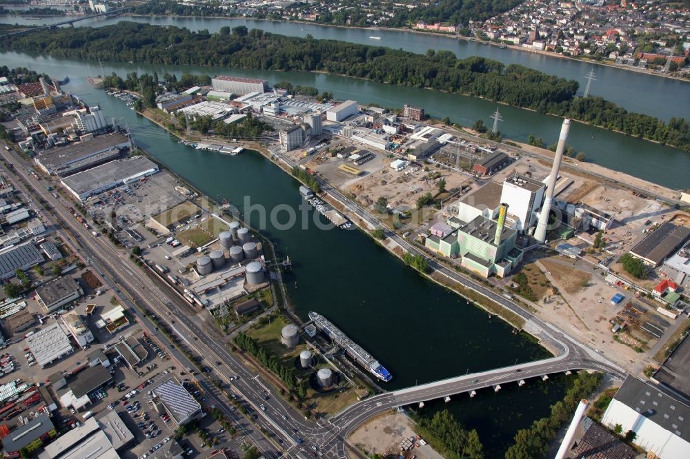 Mainz from above - View of the industrial area on the river Rhine in the Neustadt part of Mainz in the state of Rhineland-Palatinate. View of the industrial area in the North of the city. The custom harbour and the central sewage works are located in the district