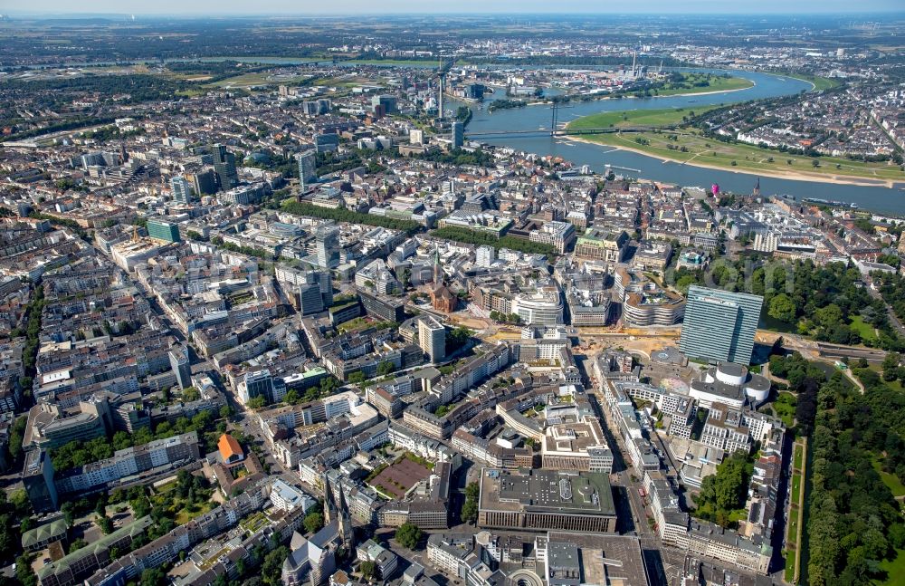 Düsseldorf from the bird's eye view: View of the city center of Duesseldorf at Ruhrgebiet in the state of North Rhine-Westphalia