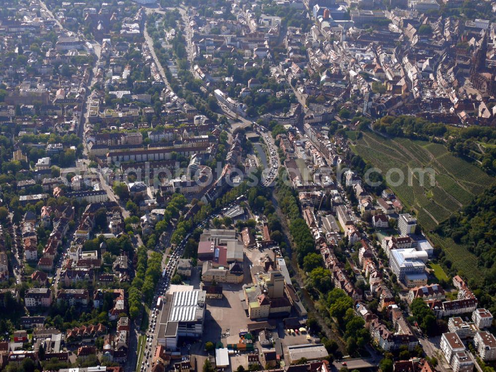 Freiburg im Breisgau from the bird's eye view: Stadtteilansicht der Innenstadt von Freiburg, geprägt durch Mehrfamilienhäuser und die Brauerei Ganter an der Schwarzwaldstraße, Baden-Württemberg. Cityscape of the inner city of Freiburg, characterized by blocks of flats and the brewery Ganter at the street Schwarzwaldstrasse, Baden-Wuerttemberg.