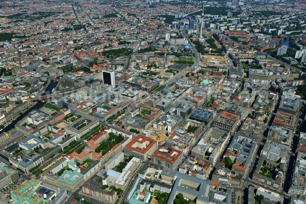 Berlin Mitte from the bird's eye view: Partial view of city downtown area at the corner of Friedrichstrasse and Unter den Linden in Berlin Mitte