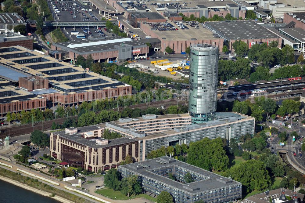 Aerial image Köln Deutz - Blick auf den Kölner Stadtteil Deutz in Nordrhein-Westfalen mit dem Sitz des LVR - Landschaftsverband Rheinland, dem Hotel Hyatt Regency Köln, dem Gebäude der EASA - Europäische Agentur für Flugsicherheit und dem dazugehörigen Hochhaus Koelntriangel, dem Sendezentrum von RTL Television usw. View over Cologne district Deutz in North Rhine-Westphalia with the place of municipality LVR - Landschaftsverband Rheinland, hotel Hyatt Regency Cologne, building of EASA - European Aviation Safety Agency and attached tower building KölnTriangle, center of TV station RTL etc.