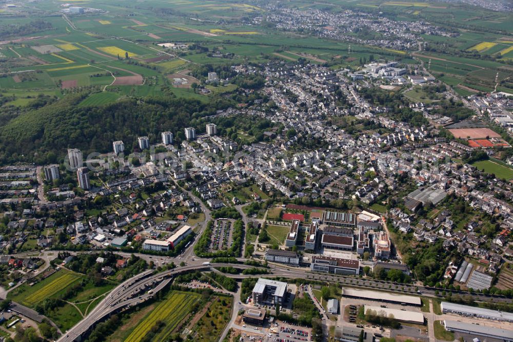 Aerial photograph Koblenz Metternich - Blick auf den Stadtteil Koblenz - Metternich. Im Bild die Wohngebiete an der Winninger Straße / Rübenacher Straße. The Koblenz district - Metternich.