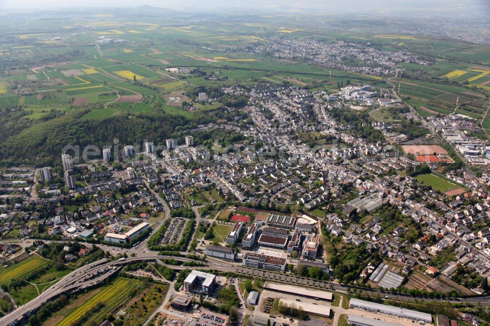 Koblenz Metternich from above - Blick auf den Stadtteil Koblenz - Metternich. Im Bild die Wohngebiete an der Winninger Straße / Rübenacher Straße. The Koblenz district - Metternich.