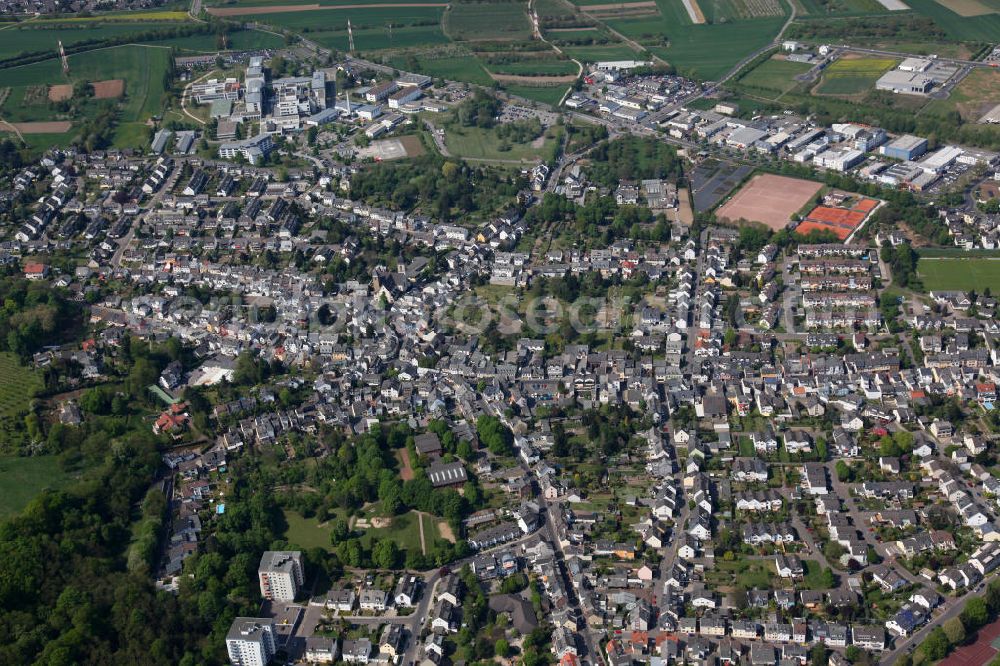 Aerial photograph Koblenz Metternich - Blick auf den Stadtteil Koblenz - Metternich. Im Bild die Wohngebiete an der Winninger Straße / Rübenacher Straße. The Koblenz district - Metternich.