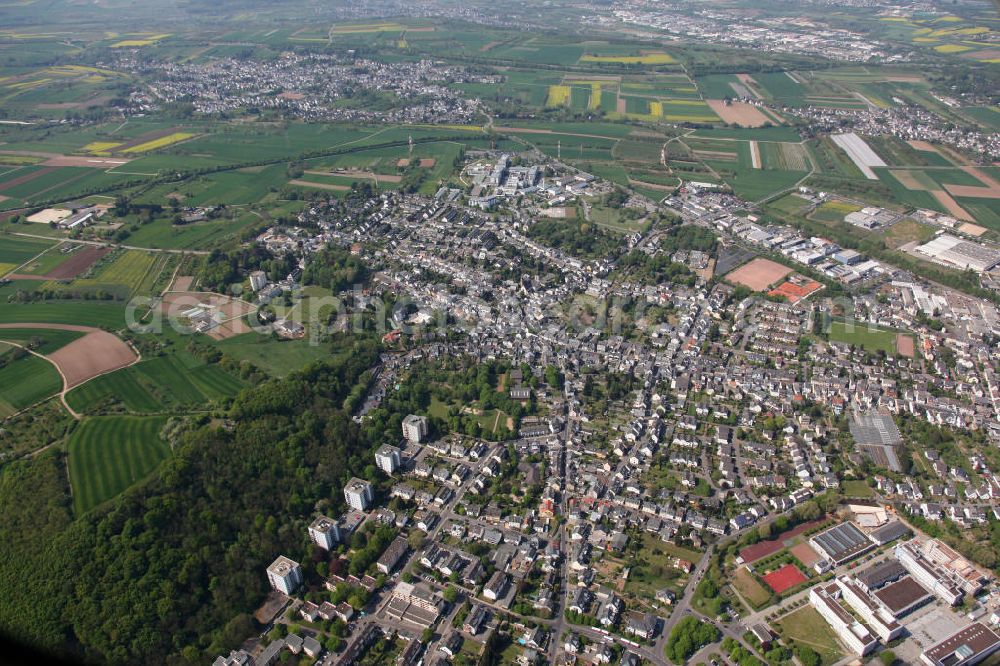 Koblenz Metternich from above - Blick auf den Stadtteil Koblenz - Metternich. Im Bild die Wohngebiete an der Winninger Straße / Rübenacher Straße. The Koblenz district - Metternich.