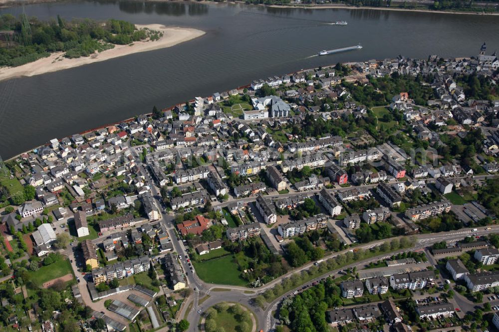 Koblenz Wallersheim from the bird's eye view: Blick auf den Stadtteil Koblenz - Wallersheim. Im Bild die Wohngebiete am Wallersheimer Weg / Büngertsweg am Rheinufer. The Koblenz district - Wallersheim.