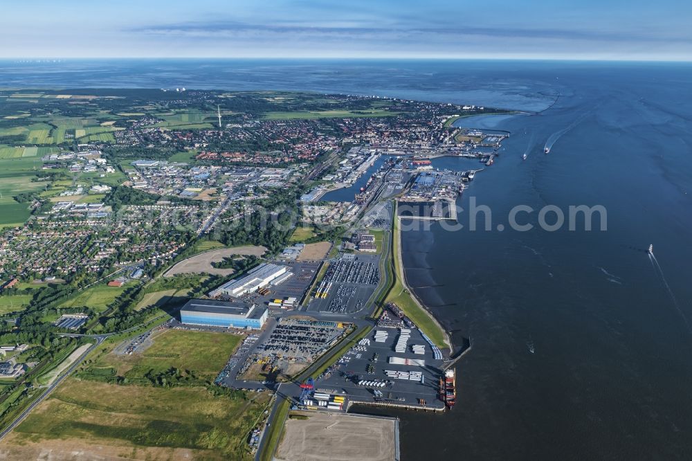 Aerial image Cuxhaven - View of the spa quarters of Doese on the coast of North and Wadden Sea in Cuxhaven in the state of Lower Saxony