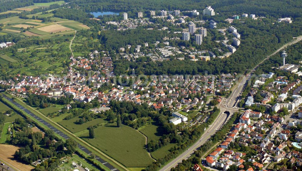 Freiburg im Breisgau from the bird's eye view: Stadtteilansicht von Landwasser / Lehen, geprägt durch Mehrfamilienhäuser, an der Paduaallee in Freiburg, Baden-Württemberg. Cityscape of the districts Landwasser / Lehen, characterized by blocks of flats, at the alley Paduallee in Freiburg, Baden-Wuerttemberg.