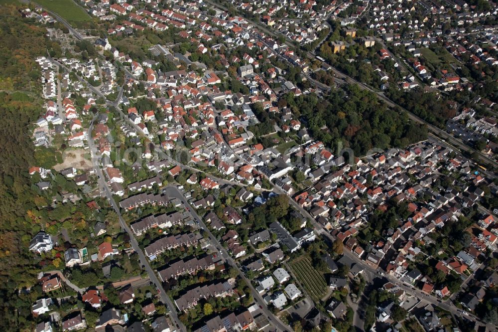 Aerial image Mainz - View of the Laubenheim part of Mainz in the state of Rhineland-Palatinate. The district consists of historic residential and business buildings as well as estates and appartment blocks. It is located on the riverbank of the Rhine, in the South of Mainz, and is partly surrounded by fields and agricultural land