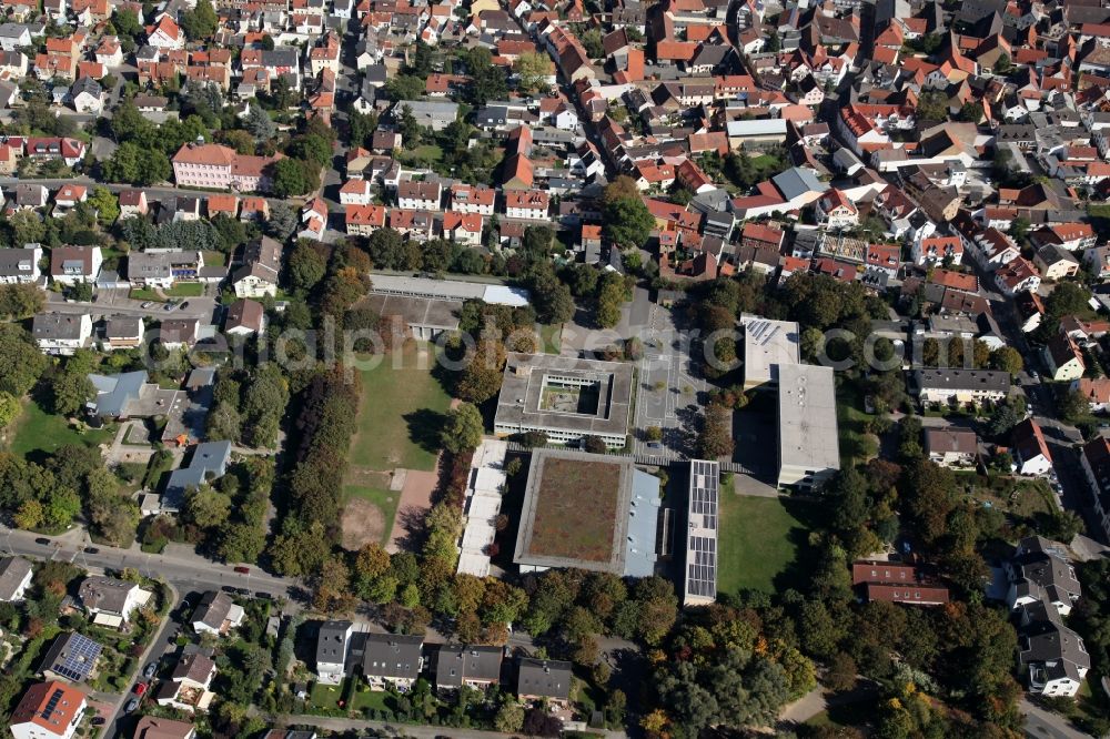 Mainz from the bird's eye view: View of the Hechtsheim part in the city of Mainz in Rhineland-Palatinate. The district is located in the agriculturally informed South of the state capital and consists largely of residential estates and single family homes. Hechtsheim is the largest district of Mainz