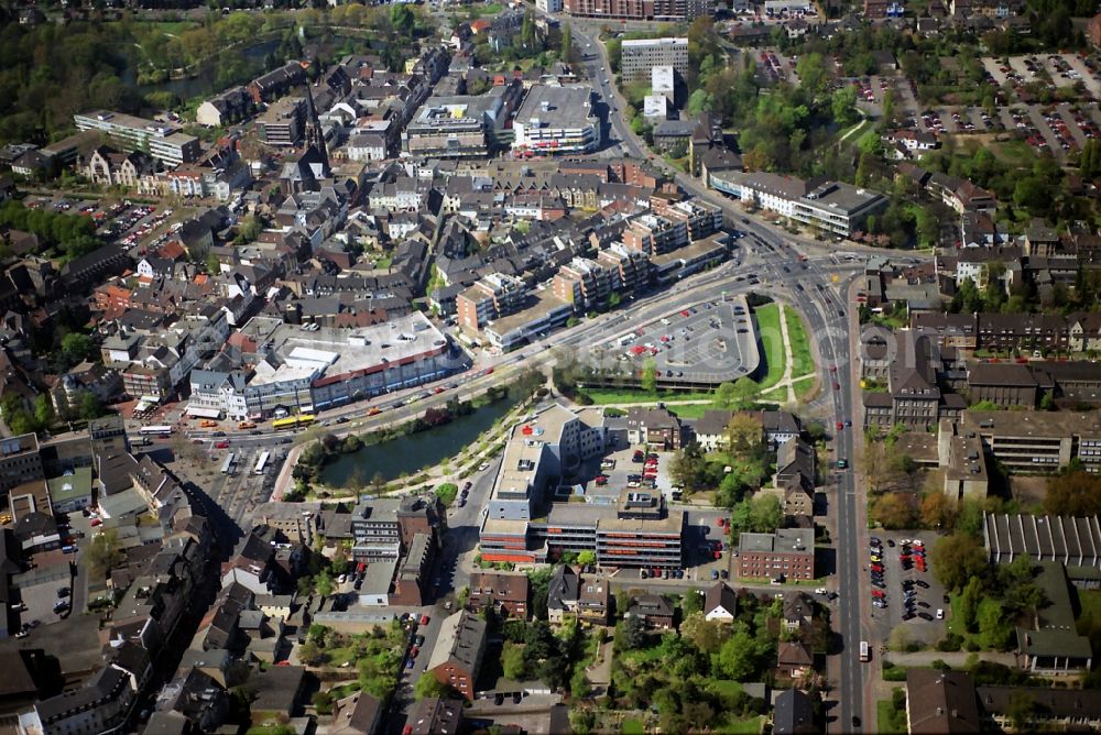 Aerial image Moers - Partial city view of Moers with the markets Neumarkt and Altmarkt and the protestant church Evangelische Stadtkirche in the state North Rhine-Westphalia