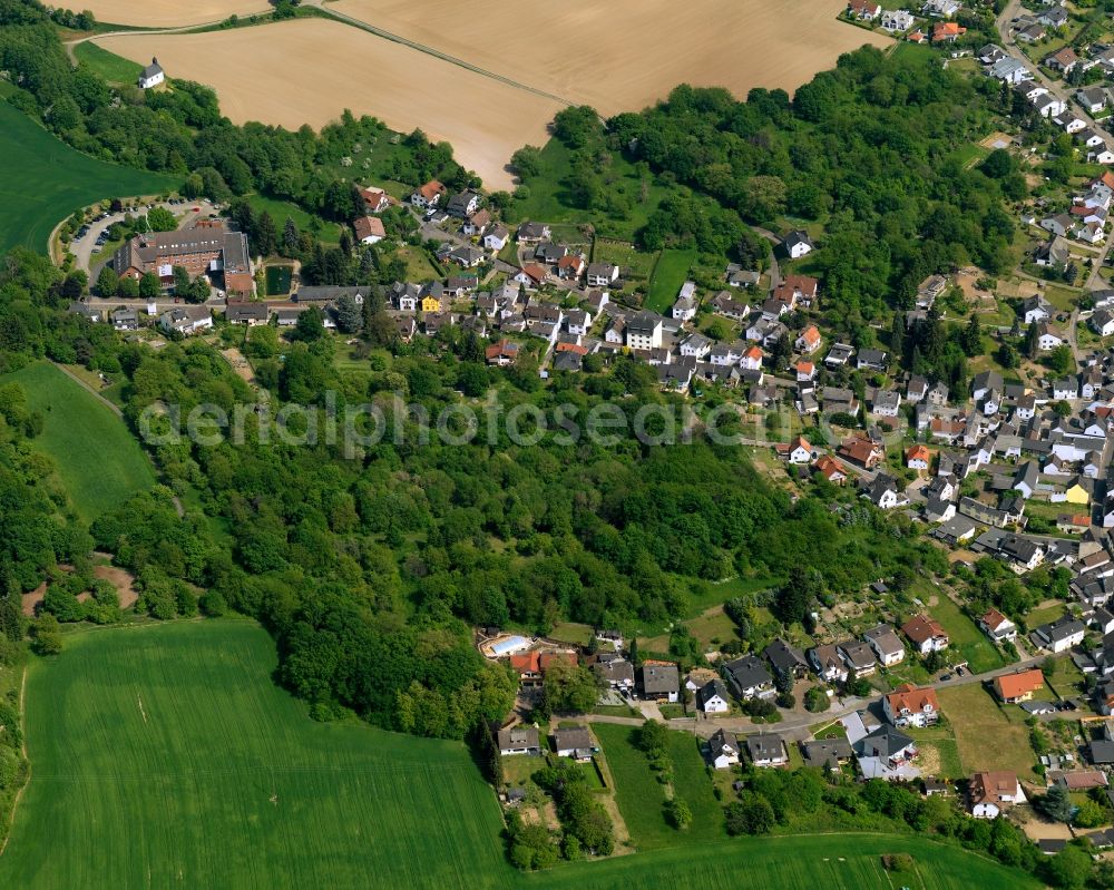 Aerial photograph Neuwied - View of the Gladbach part of the town of Neuwied in the state of Rhineland-Palatinate. The town is located in the county district of Mayen-Koblenz on the right riverbank of the river Rhine. The town is an official tourist resort and is an important historic industrial site. Gladbach is located in its North, in the Nature Park Rhine-Westerwald Forest