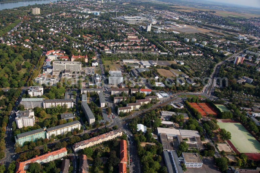 Aerial image Mainz - View of the Oberstadt part of Mainz in the state of Rhineland-Palatinate. The district consists of several residential buildings and estates and extensive green spaces