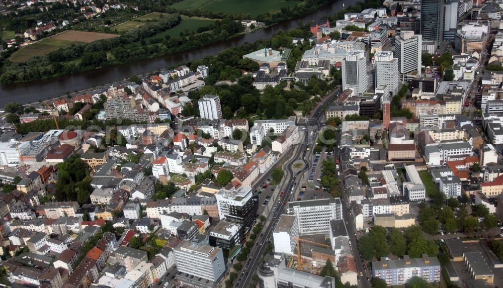 Aerial photograph Offenbach - Partial city view of Offenbach am Main, a city near the oxbow Mainbogen in the Rhine - Main - Area, in the state of Hessen