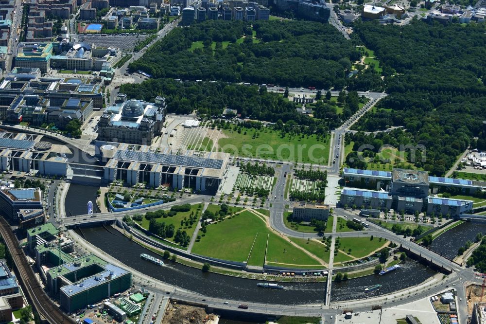 Aerial image Berlin - Partial view of the city district government with the building of the BKA, the Federal Chancellery in Berlin on the Spree bow Tiergarten