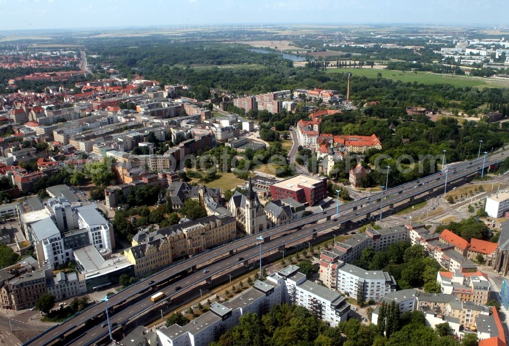 Aerial image Halle ( Saale ) - Partial view of the city expressway Waisenhausmauer in Halle (Saale) in Saxony-Anhalt