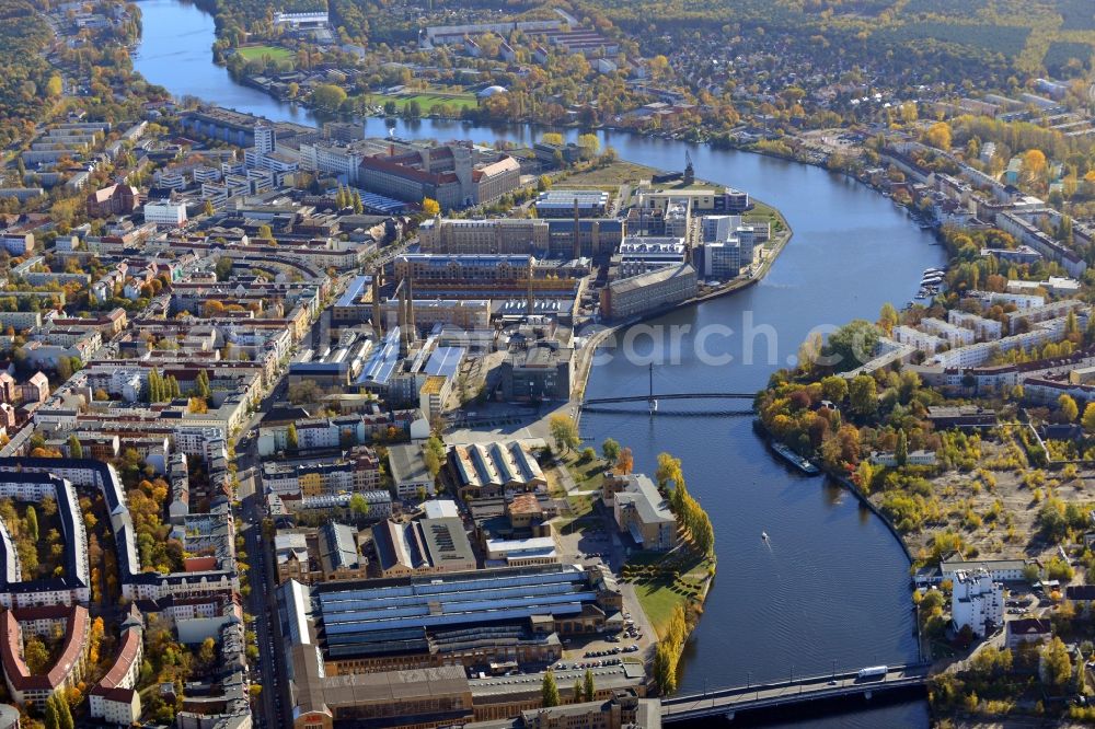 Aerial image Berlin - View of Schöneweide in the Berlin borough Treptow-Köpenick. Schöneweide is the designation for the two districts Niederschöneweide and Oberschöneweide in the borough Treptow-Köpenck. The river Spree separates the two districts from each other