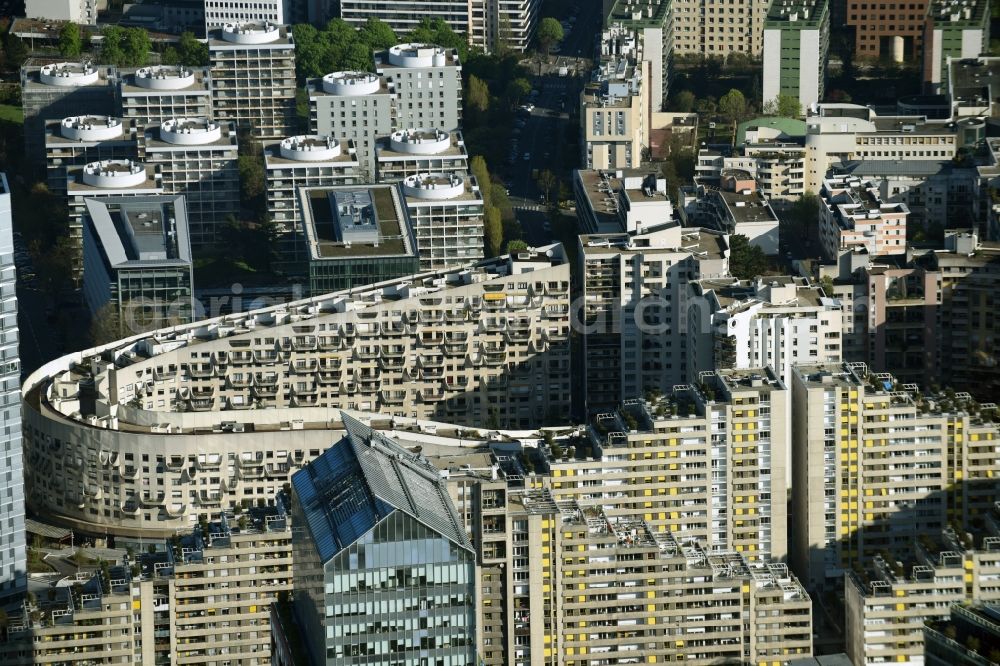 Aerial photograph Boulogne-Billancourt - View of the South of Boulogne-Billancourt in the West of Paris in Boulogne-Billancourt in Ile-de-France, France. View of roofs and fronts of residential and office buildings