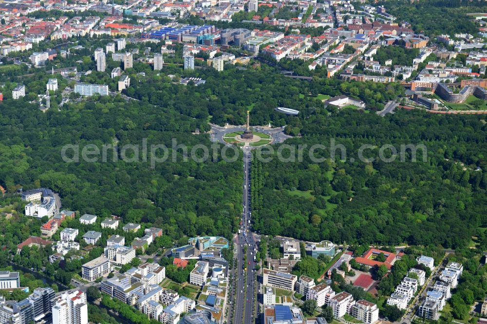 Aerial photograph Berlin - City view with part of the Victory Column and the roundabout at the Straße des 17 in the city's Tiergarten park in Berlin