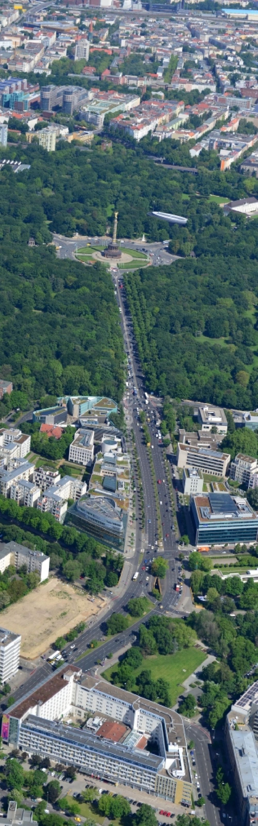 Aerial image Berlin - City view with part of the Victory Column and the roundabout at the Straße des 17 in the city's Tiergarten park in Berlin