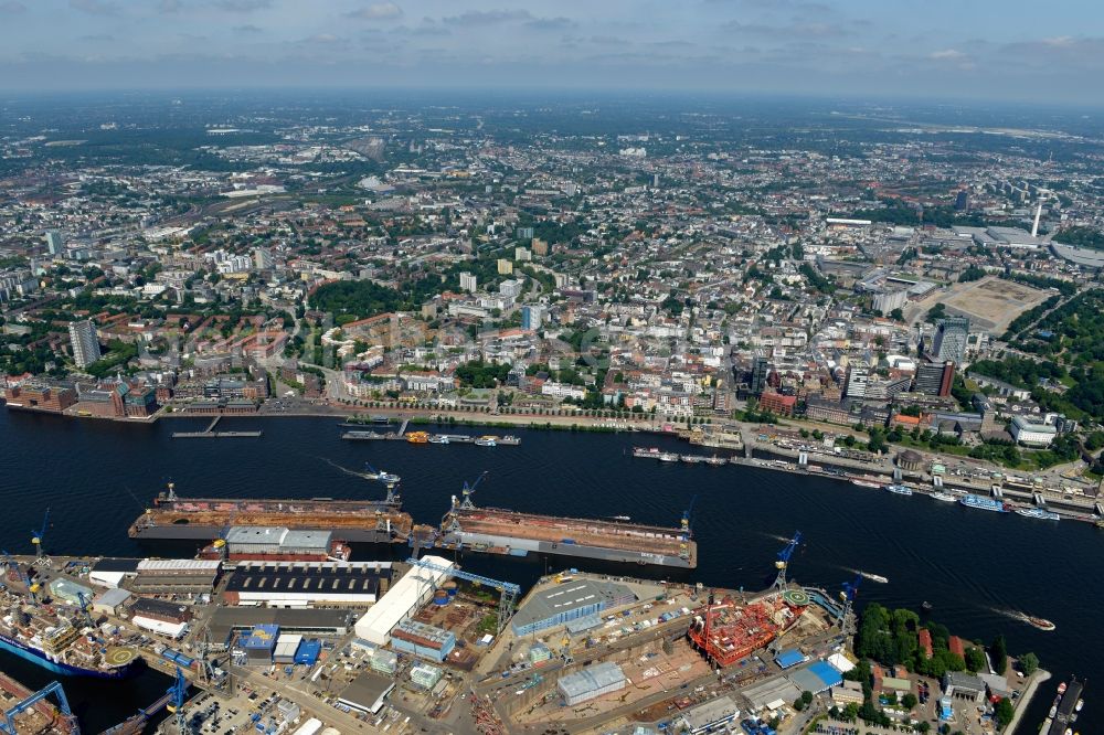 Aerial image Hamburg - View of the Altona part of Hamburg in Germany. The borough is located on the northern riverbank of the Elbe. Steinwerder with its industrial and harbour areas is located on the Southern riverbank