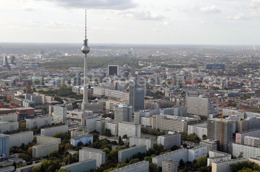 Berlin from the bird's eye view: District considers downtown Berlin on Berlin TV Tower