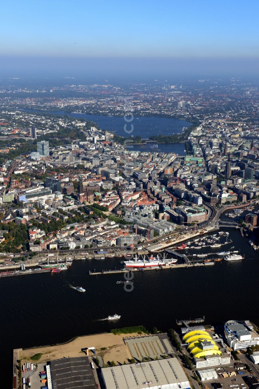 Aerial image Hamburg - View of the downtown area and city center of Hamburg in Germany. View from the Elbe across Neustadt, Altstadt and Alster-area