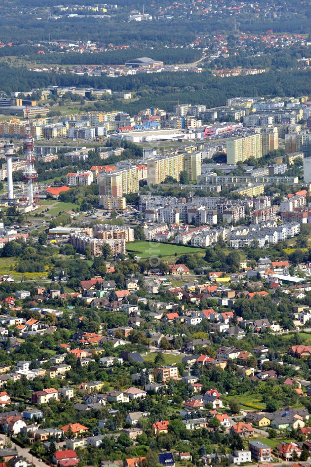 Posen / Poznan from the bird's eye view: Stadtansicht vom Bezirk Stare Miasto, geprägt durch Mehrfamilienhäuser, in Posen / Poznan in der Region Großpolen, Polen. Cityscape of the borough Stare Miasto, which is characterized by blocks of flats, in Poznan in the viovodeship Greater Poland, Poland.