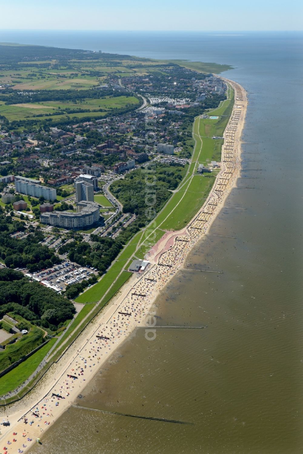 Aerial image Cuxhaven - City partial view of the beach in Cuxhaven, a district town of Cuxhaven in Lower Saxony