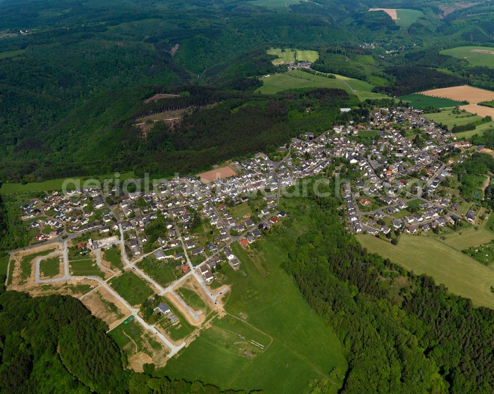 Aerial photograph Bendorf - View of the Stromberg part of the town of Bendorf in the state of Rhineland-Palatinate. The town is located in the county district of Mayen-Koblenz on the right riverbank of the river Rhine. The town is an official tourist resort and is located on the German Limes Road. Stromberg is located in the East of the town