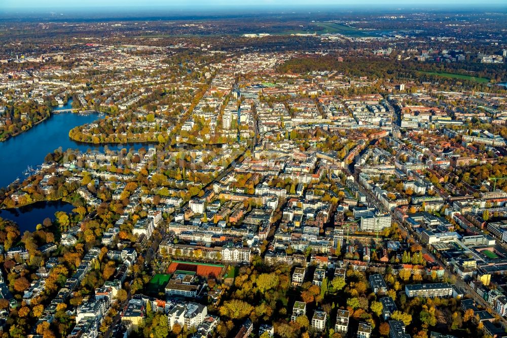 Aerial image Hamburg - View of the Uhlenhorst part on the Eastern riverbank of the Aussenalster in the Hanseatic city of Hamburg in Germany