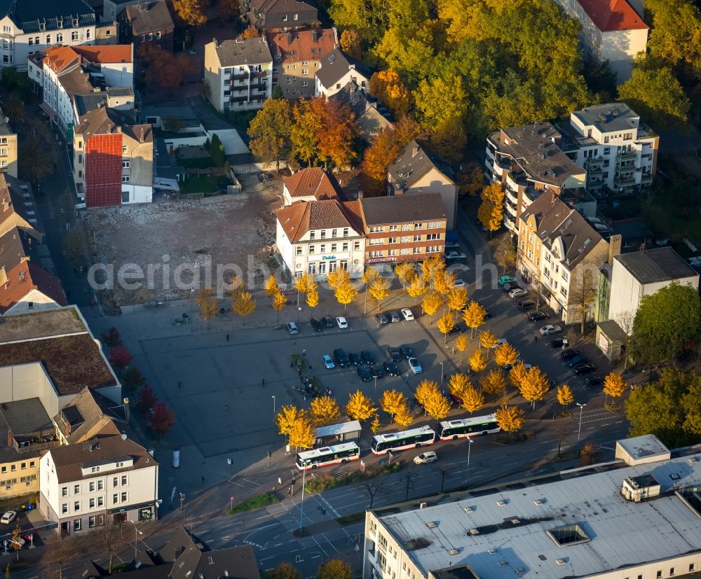 Aerial image Gladbeck - View of the surrounding area of autumnal Market Square in the North of Wilhelmstrasse in Gladbeck in the state of North Rhine-Westphalia