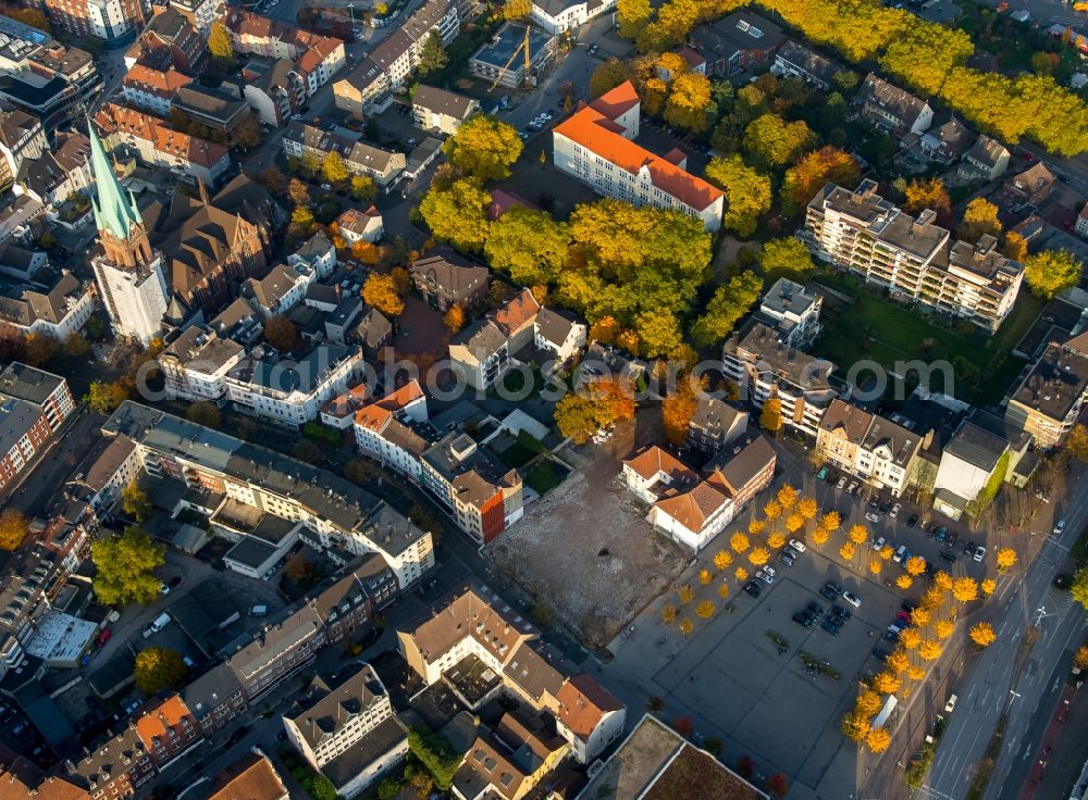 Aerial photograph Gladbeck - View of the surrounding area of autumnal Market Square in the North of Wilhelmstrasse in Gladbeck in the state of North Rhine-Westphalia