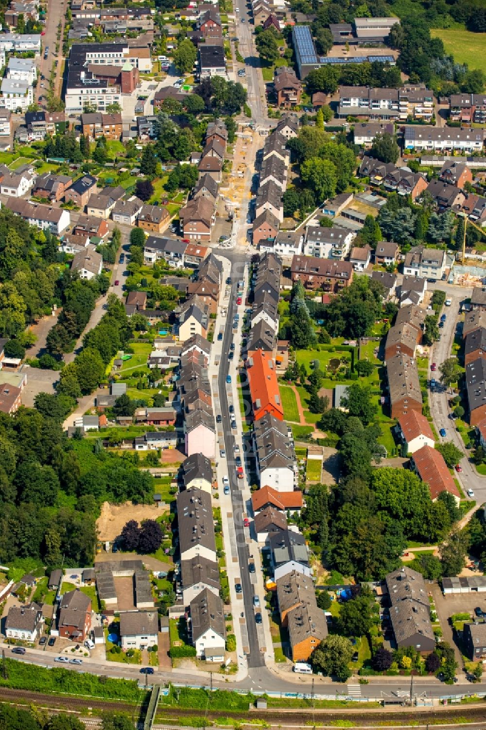 Bottrop from the bird's eye view: View of the borough of Vonderort and construction site for the regeneration of Am Quellenbusch in Bottrop in the state of North Rhine-Westphalia