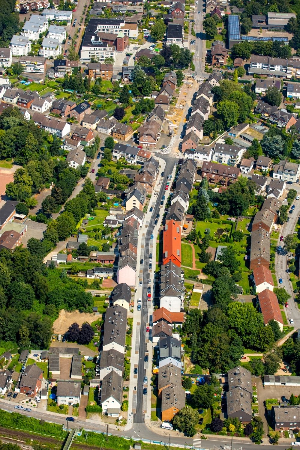 Aerial image Bottrop - View of the borough of Vonderort and construction site for the regeneration of Am Quellenbusch in Bottrop in the state of North Rhine-Westphalia