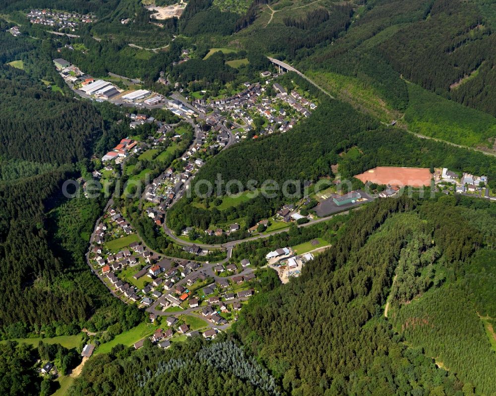 Kirchen (Sieg) from the bird's eye view: City view of the borough Wehbach in Kirchen (Sieg) in Rhineland-Palatinate. The town is a recognized health resort in the southwestern part of Siegerlands