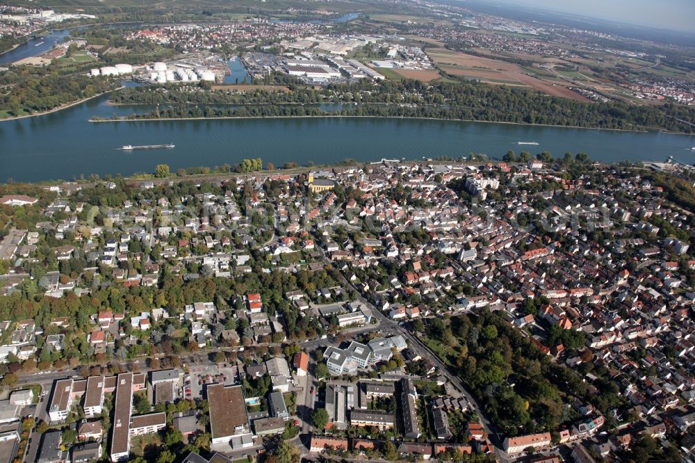 Mainz from the bird's eye view: View of the Weisenau part of Mainz in the state of Rhineland-Palatinate. The district consists of a historic centre with old residential and business buildings as well as estates and appartment blocks. It is located on the riverbank of the Rhine and partly green and wooded