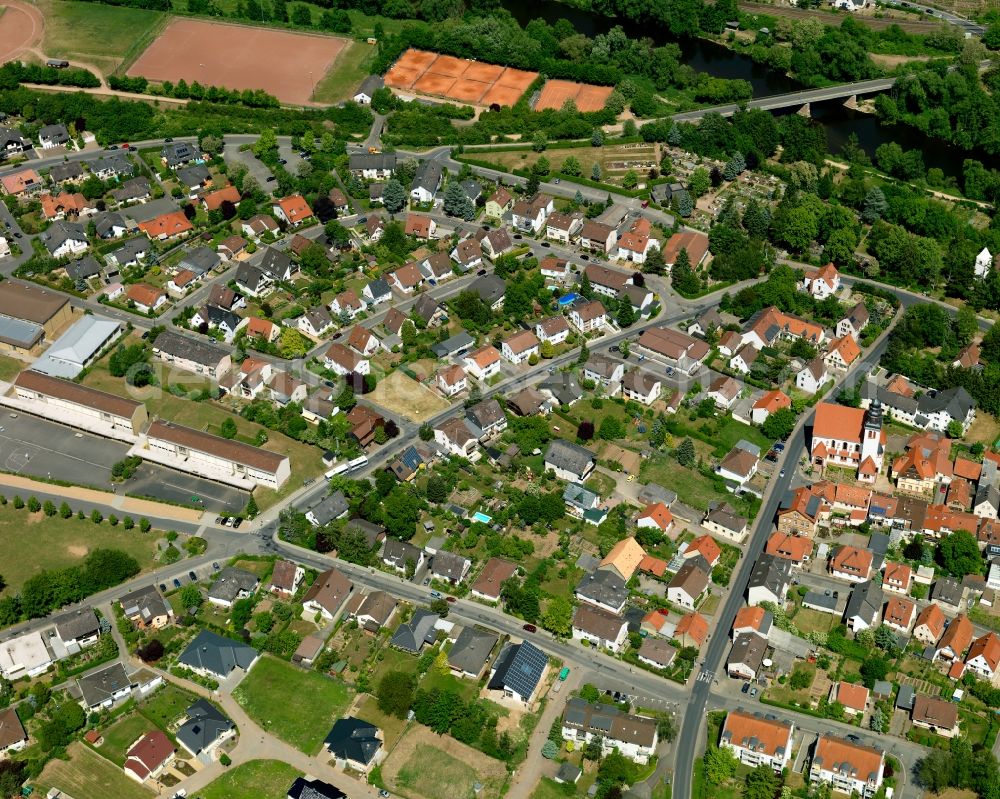 Aerial photograph Bad Münster am Stein-Ebernburg - View of the Western part of Bad Muenster am Stein-Ebernburg part of Bad Kreuznach in the state of Rhineland-Palatinate. Bad Muenster is a spa resort and has been made a district of Bad Kreuznach in 2014. It is located in the valley of the river Nahe, surrounded by forest which are landmarks and important tourist sites, forest and vineyards. The West includes several sports grounds and pitches on the Nahe riverbank