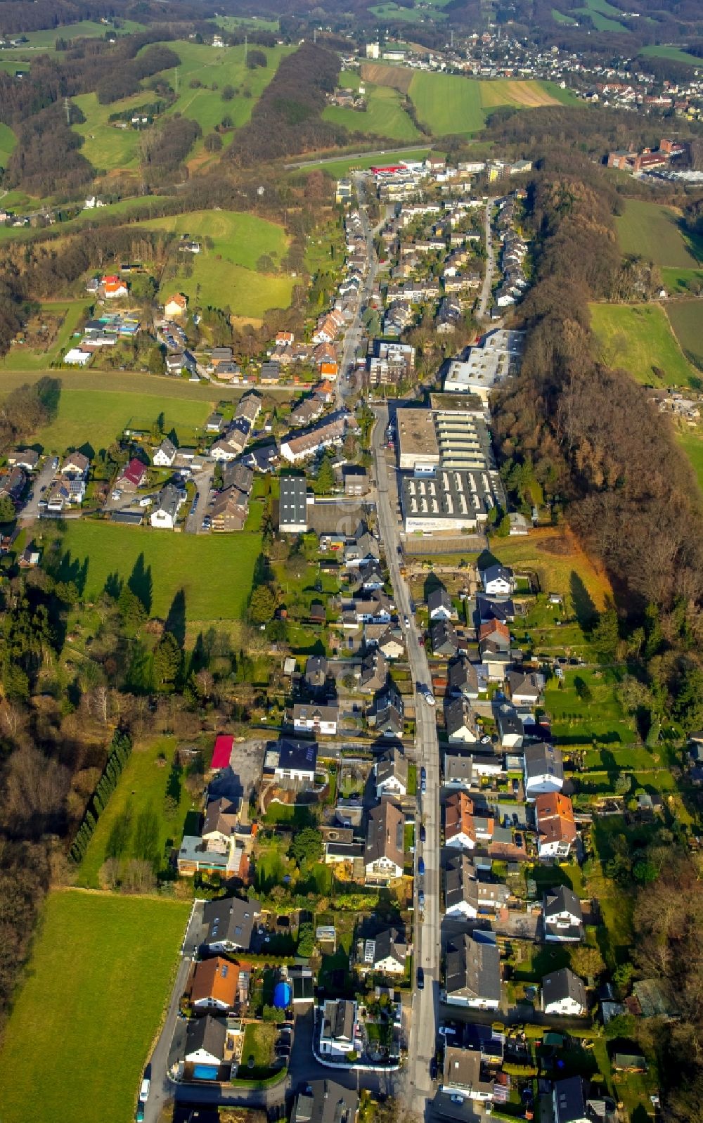 Sprockhövel from the bird's eye view: View of the West of Sprockhoevel along Gedulderweg in the state of North Rhine-Westphalia