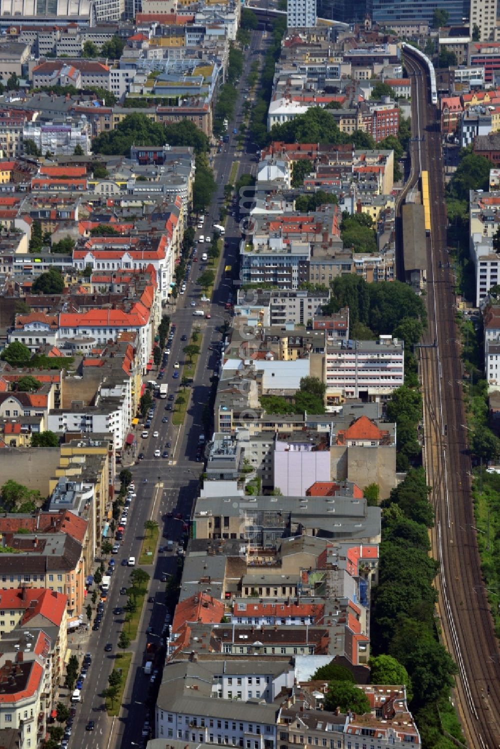 Aerial photograph Berlin - Partial view of city residential and commercial buildings on Kantstrasse in Charlottenburg in Berlin