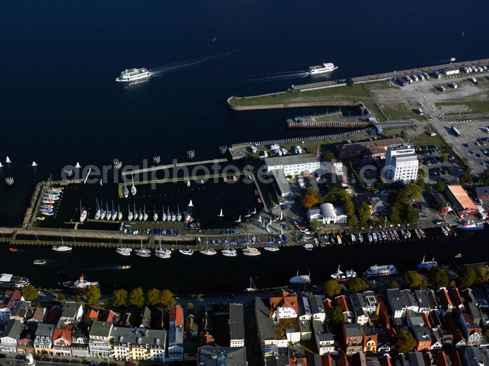 Rostock Warnemünde from the bird's eye view: Cityscape residential and harbor on stream in Rostock - Warnemünde in Mecklenburg-Western Pomerania