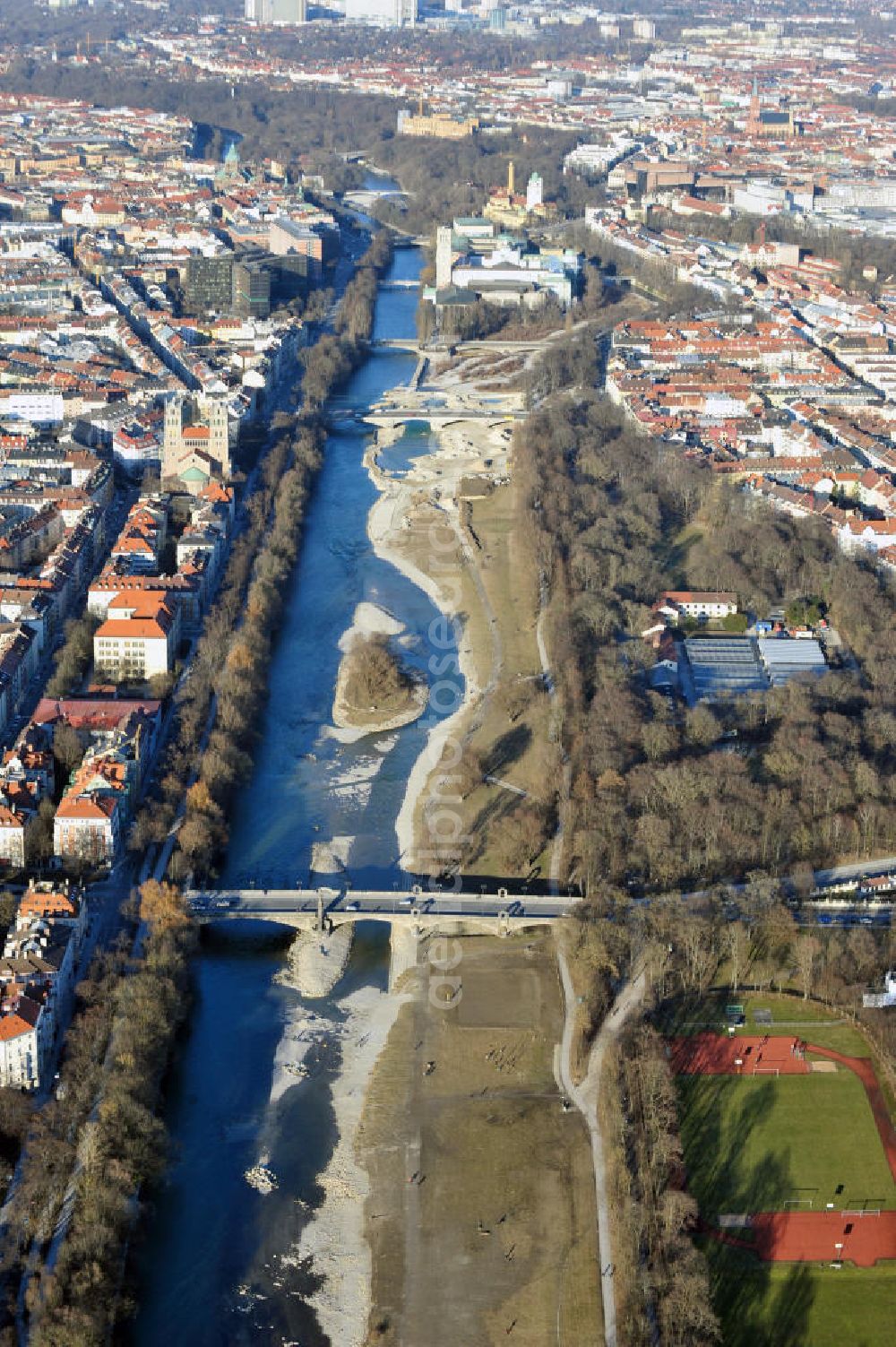 München from above - Residential areas on the banks of the Isar in the course of the Wittelsbach bridge in Munich