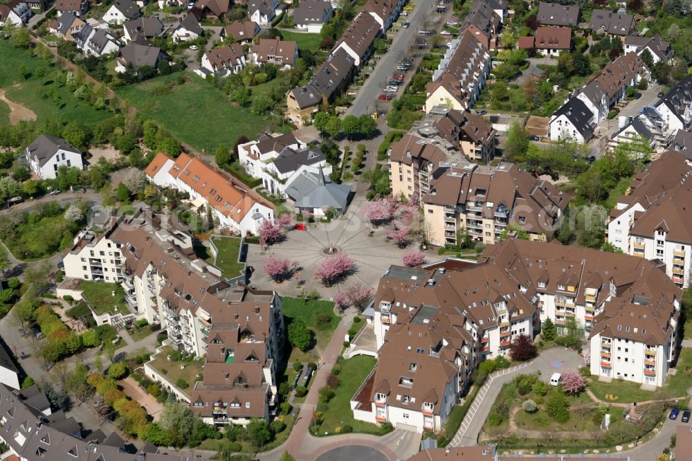 Aerial photograph Mainz - View of the residential area Auf dem Hewwel in Mainz in the state of Rhineland-Palatinate. The area is located in the Northeast of the district of Hechtsheim and consists of several residential buildings which surround a round square