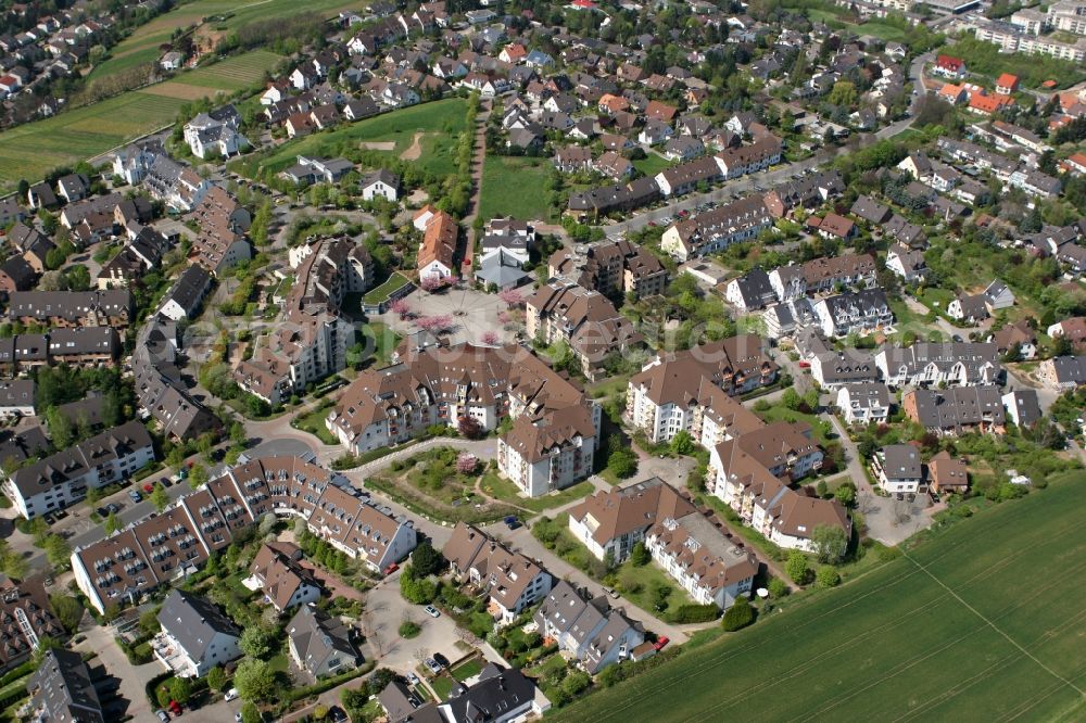 Mainz from the bird's eye view: View of the residential area Auf dem Hewwel in Mainz in the state of Rhineland-Palatinate. The area is located in the Northeast of the district of Hechtsheim and consists of several residential buildings which surround a round square