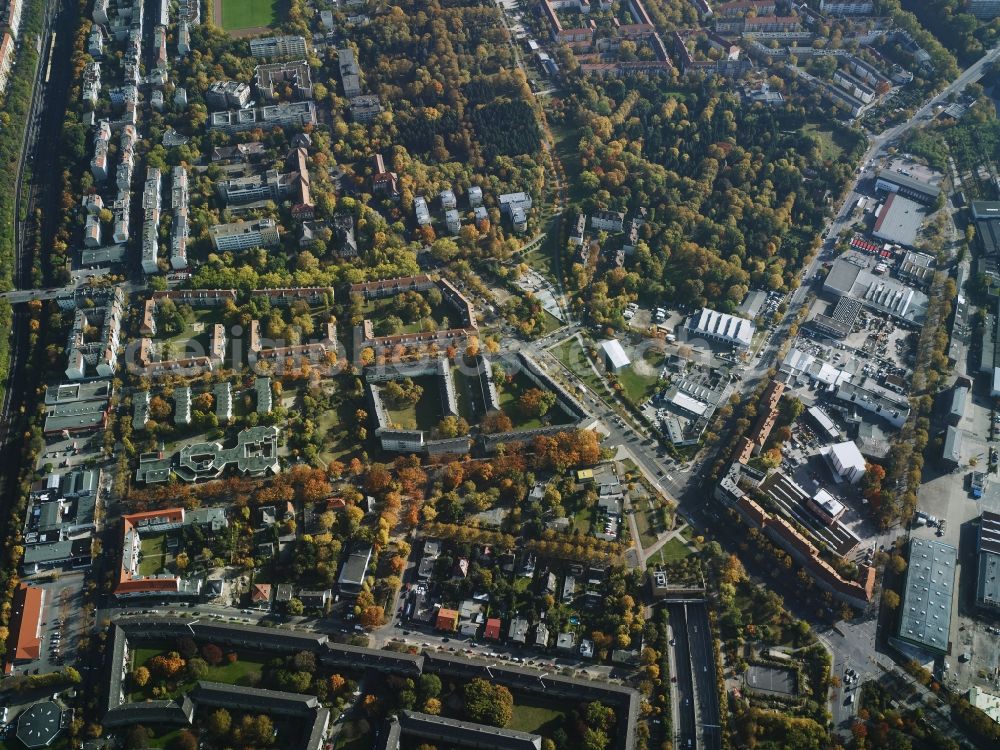 Aerial image Berlin - View of the residential area in the North of the Britz part of the district of Neukoelln in Berlin in Germany. The area consists of residential estates and large parks. It is located along Gottlieb-Dunkel-Strasse and Mariendorfer Weg