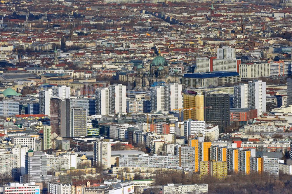 Berlin from the bird's eye view: View from south to north over the district Kreuzberg, Mitte and Prenzlauer Berg