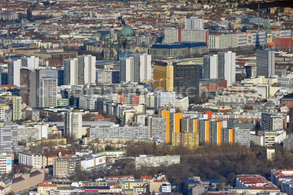 Aerial image Berlin - View from south to north over the district Kreuzberg, Mitte and Prenzlauer Berg