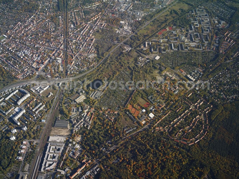 Potsdam from the bird's eye view: Districts Babelsberg and Teltower Vorstadt and the central station Potsdam Hauptbahnhof along the street Nuthestrasse in the city in Potsdam in the state Brandenburg